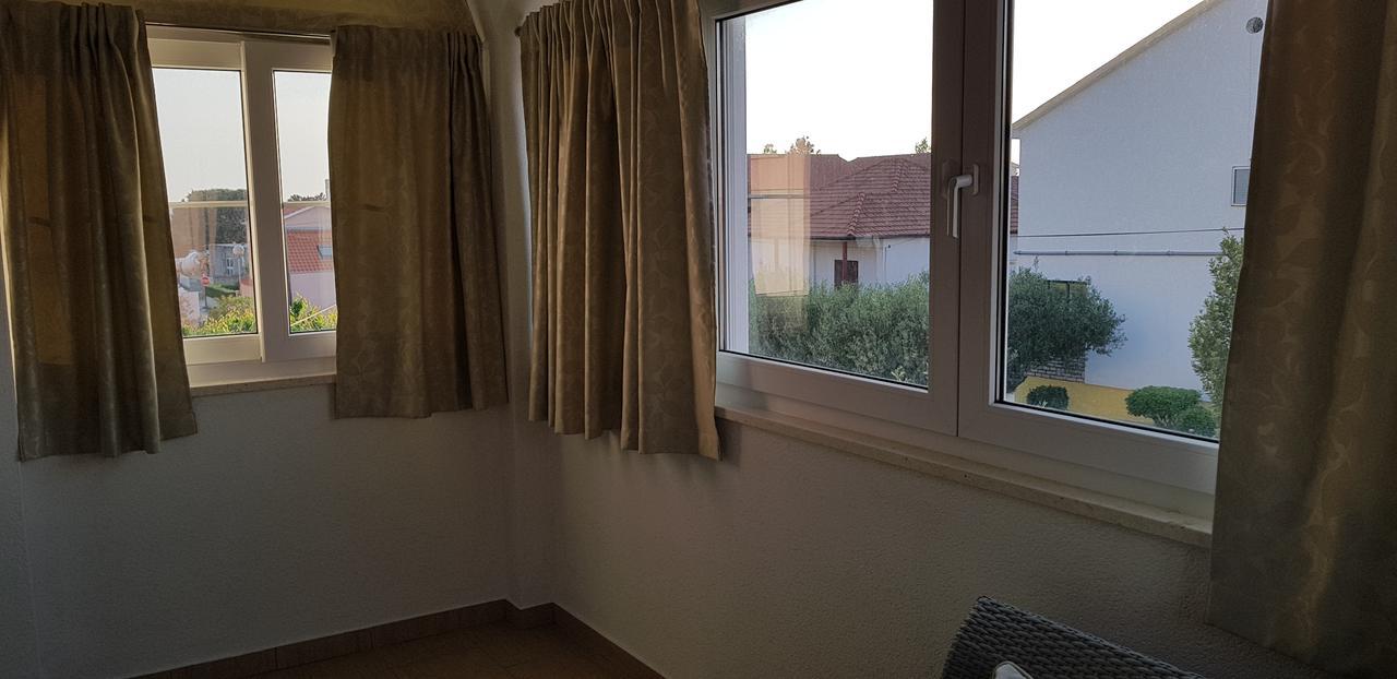 Apartmani Sanja Vrsi Exterior foto