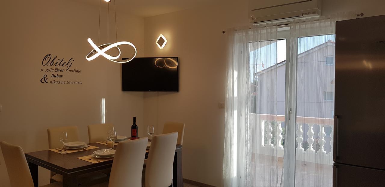 Apartmani Sanja Vrsi Exterior foto